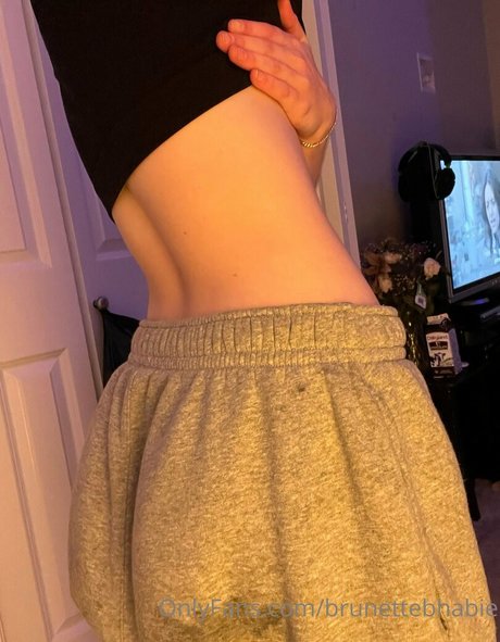 Brunettebhabie nus star du porno galerie