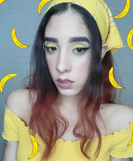 City Alien actrice érotique photos