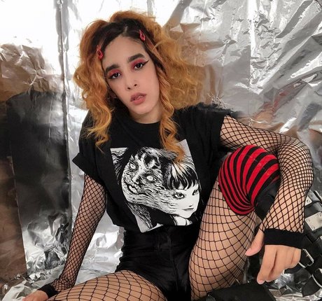 City Alien actrice exclusive photos