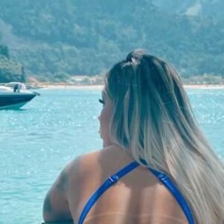 Isatainaa meilleur modèle photos