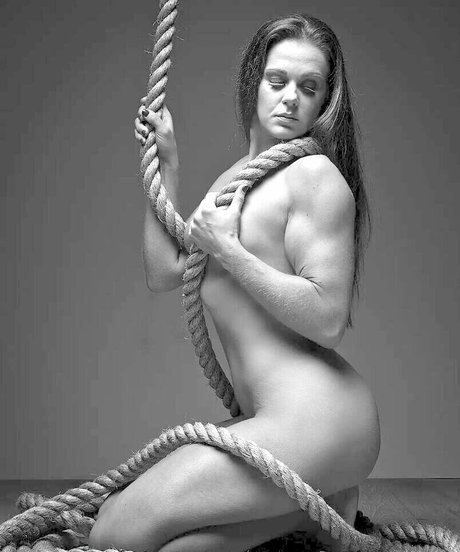 emij 32 étoile érotique galerie