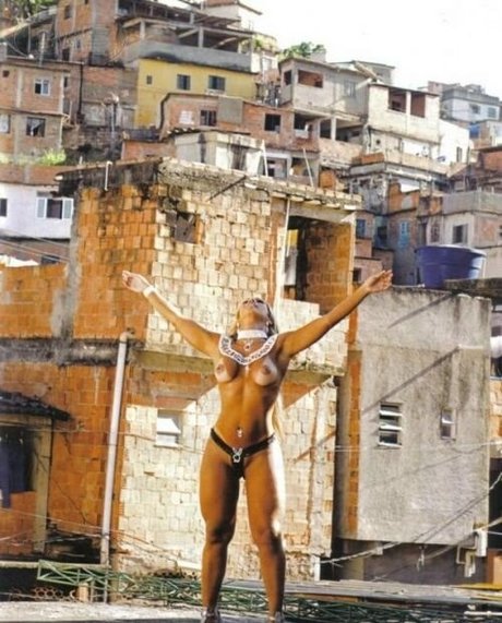 Valeska Popozuda modèle archive