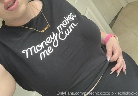 pixiechickxoxo actrice nue image
