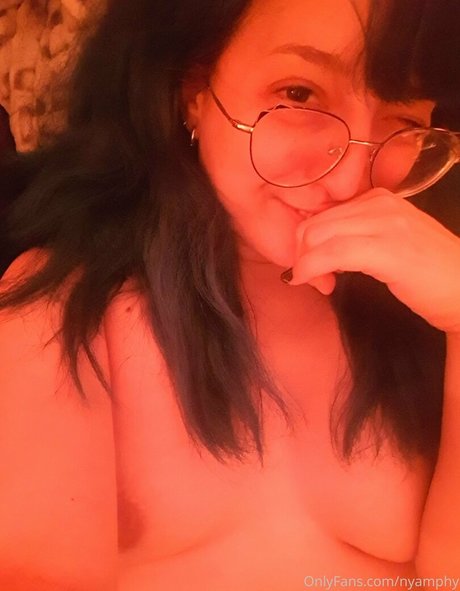 nyamphy modèle porno archive