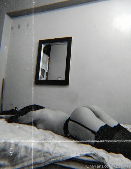 kamik4ze étoile érotique photo