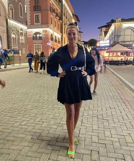 Galina Marian modèle sympa photos