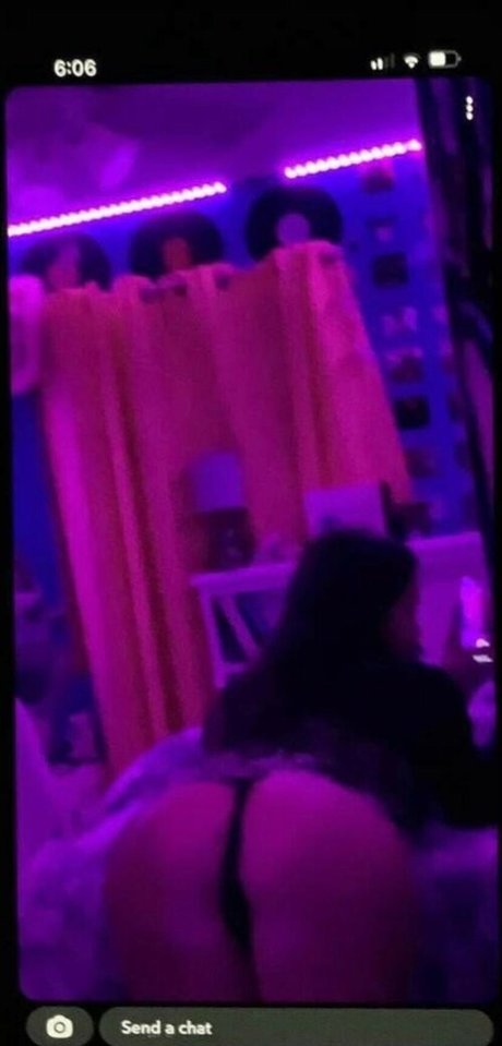 Katie Pego actrice de nus galeries