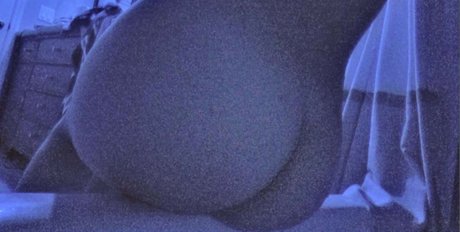 Katie Pego haut modèle galeries