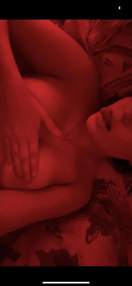 Katie Pego modèle parfait photos