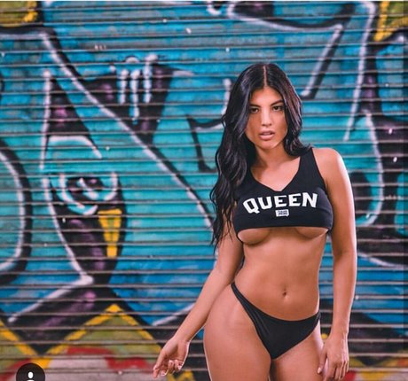 Karen Vi modèle meilleur des photos