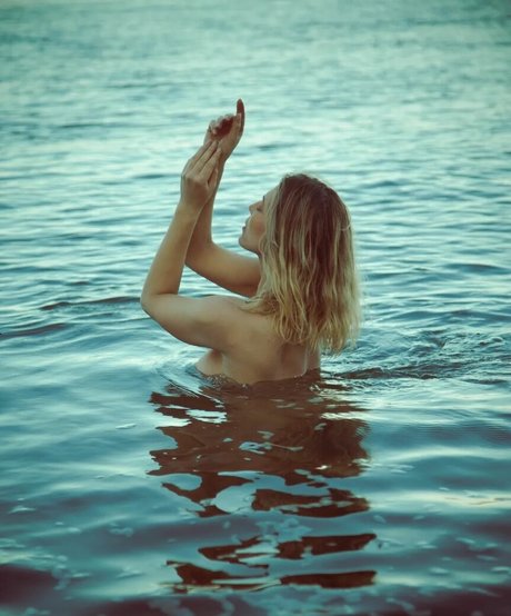 Sheila Mello actrice artistique galerie