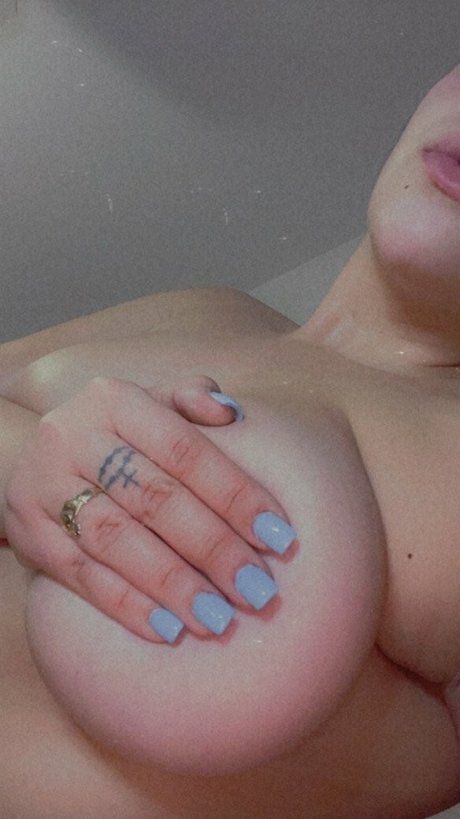 Rosebabey modèle sexy photo