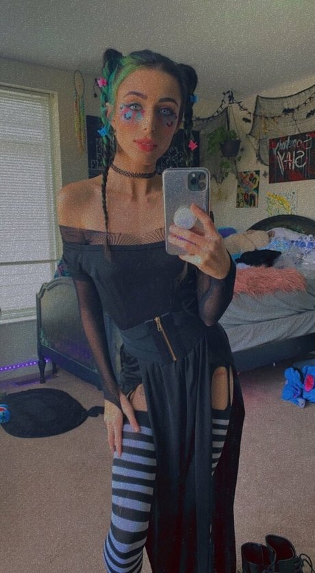 ohheymissfaye actrice sexy photos