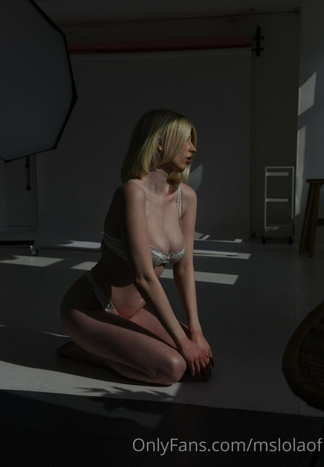 mslolaof actrice hd photos