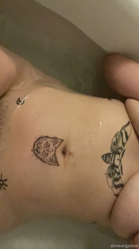 milf aux cheveux noirs onlyfans beau sexe des photos