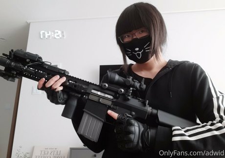 adwid modèle érotique image