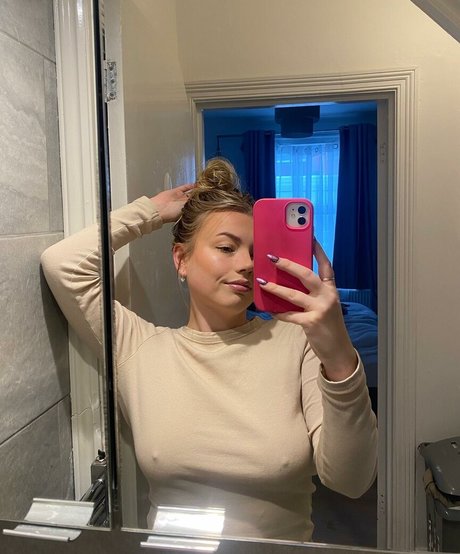 holliesworldd actrice parfaite photos