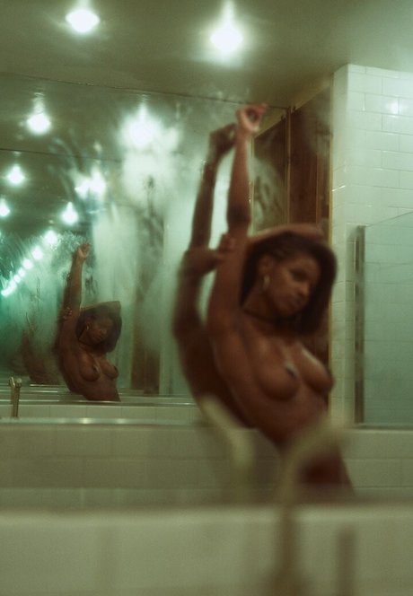 Luci Lane star exclusive galerie