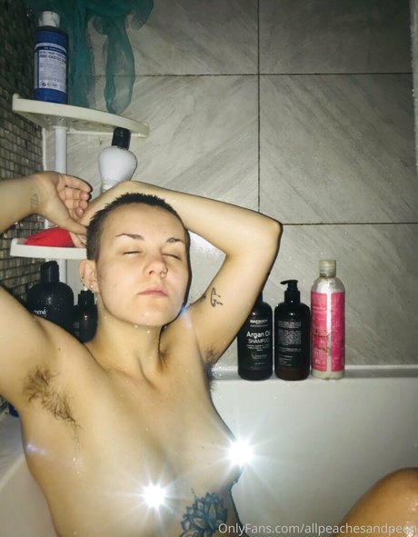 chatte parfaite onlyfans érotique exclusif des photos