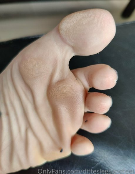 ditteslegsandfeet star du porno érotique img