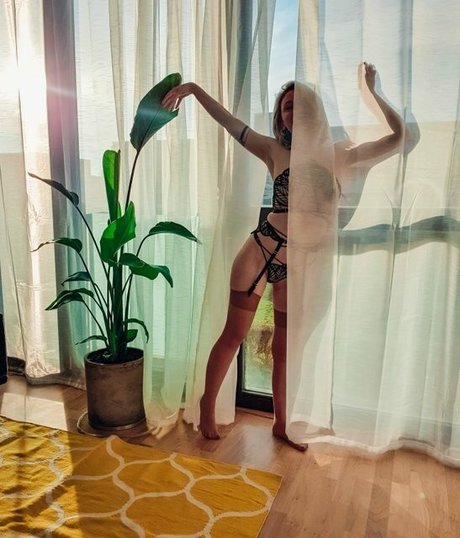 adorable alice star du porno hd photo