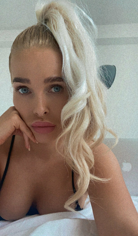 angelpussy18 star érotique photos