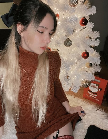 moonlunaaaaaa jolie actrice img