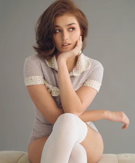 Liza Soberano modèle artistique archive