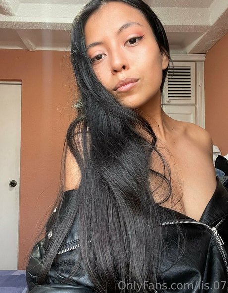 lis 07 jolie star du porno image