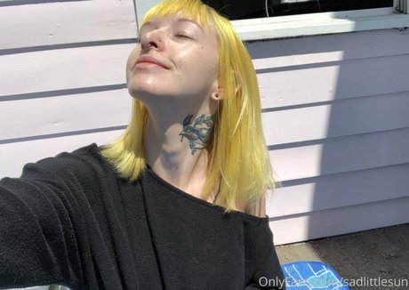 sadlittlesun star du porno nue image