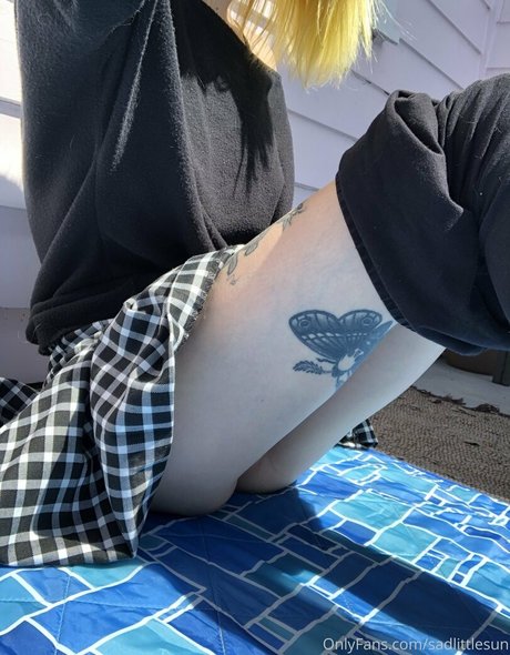 sadlittlesun modèle adulte archive