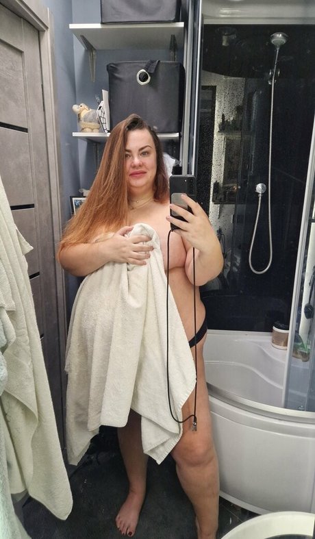plussize model belle étoile img