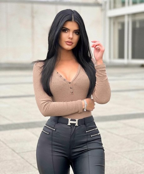 cosplay milf uniquementfans belle nue galerie