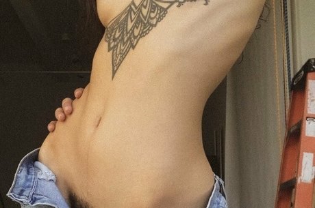 hadeess actrice pornographique collection