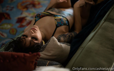 ashietaylor modèle meilleur des photos