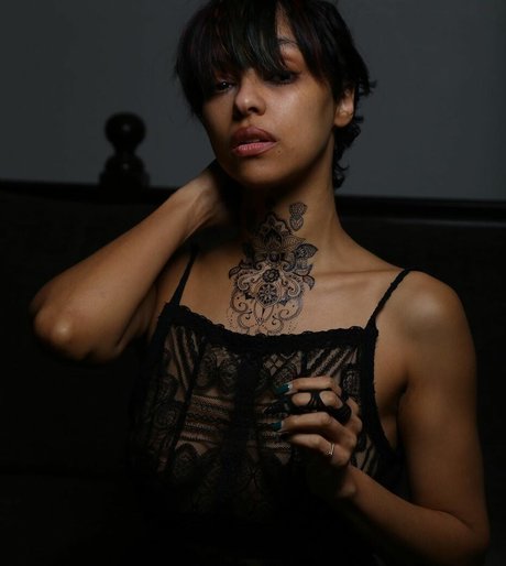 Julya Antoinette modèle parfait collection