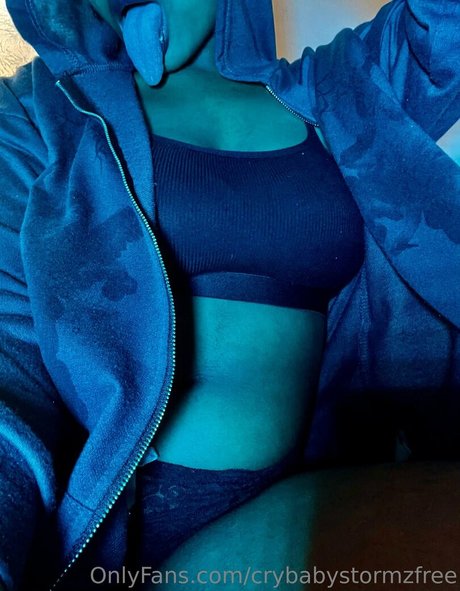 crybabystormzfree étoile chaude images