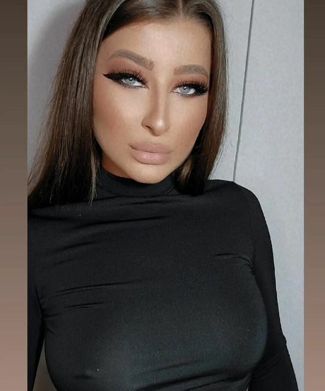 roxanasilvanasandu star du porno gratuit images