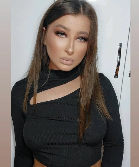 roxanasilvanasandu belle actrice des photos