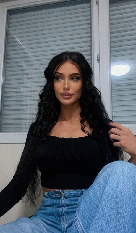 Trannyeva mannequin archive