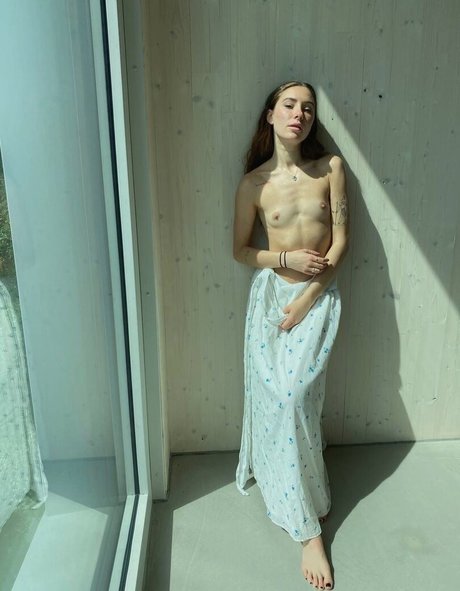 blonde aux gros seins onlyfans meilleur nu photos