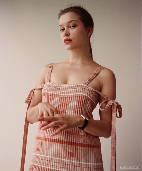 Sophie Cookson jolie étoile galeries