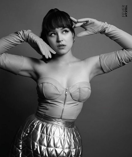 fans asiatiques potelés uniquement érotique parfait photo