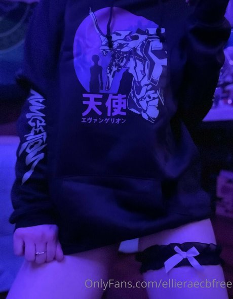 ellieraecbfree modèle adulte image