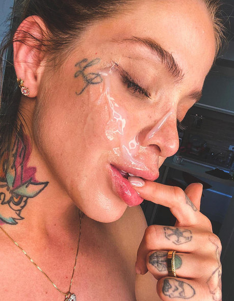 épouse infidèle onlyfans nus gratuits image