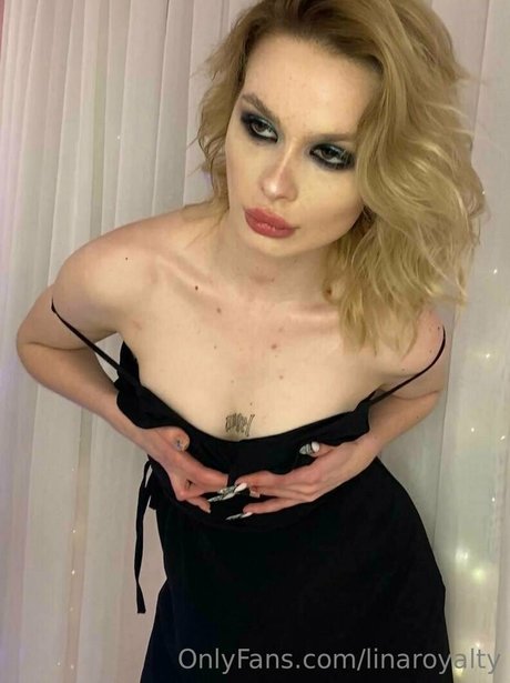 linaroyalty étoile sexy image