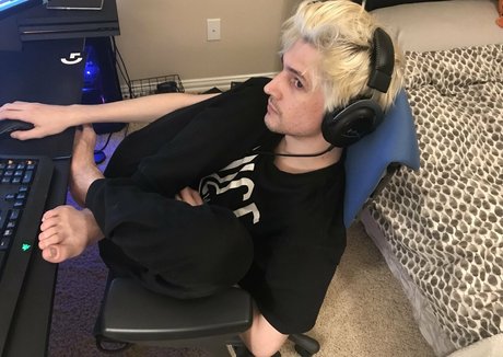 xqcow1 mannequin img