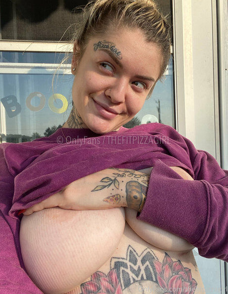 thefitpizzagirl star du porno chaud archive