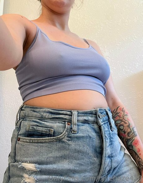 piercing asiatique onlyfans nu de haute qualité img