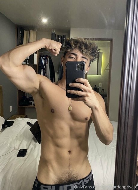 prettyboyaedan modèle de sexe archive